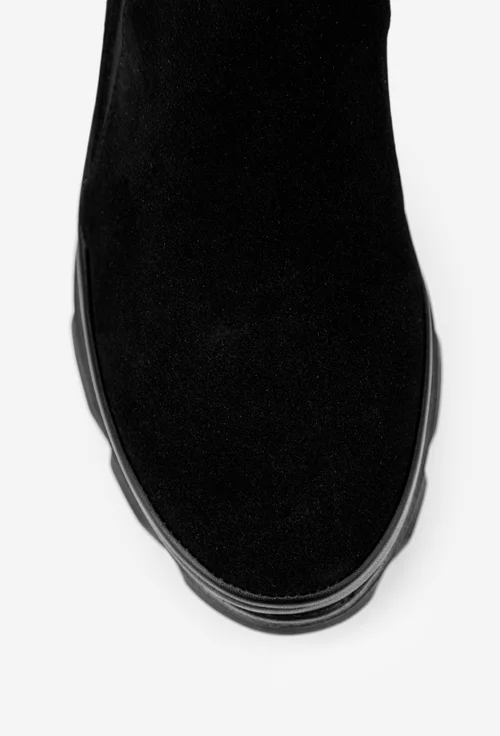 Pantofi negri din piele intoarsa cu talpa inalta