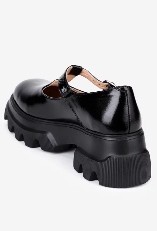 Pantofi negri din piele lacuita cu talpa inalta