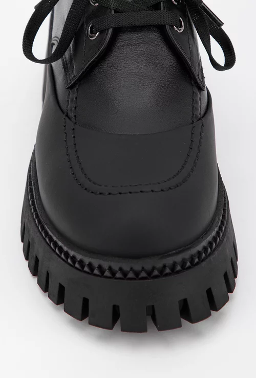 Pantofi negri din piele naturala cu inchidere siret