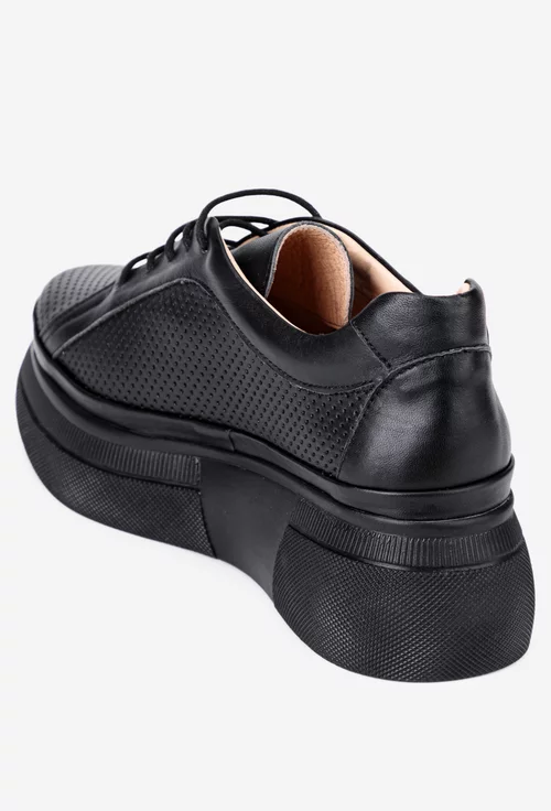 Pantofi negri din piele naturala perforata