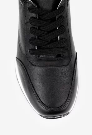 Pantofi negri realizati din piele naturala cu siret