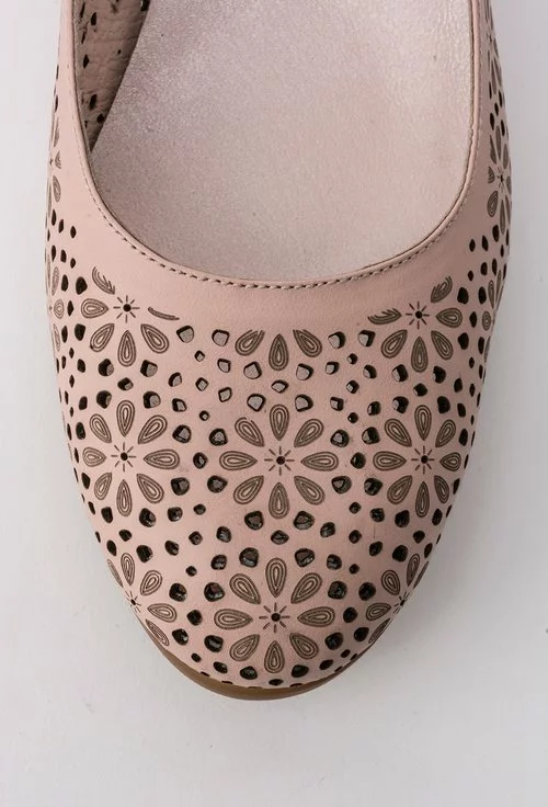 Pantofi rose deschis din piele naturala cu model floral Eris