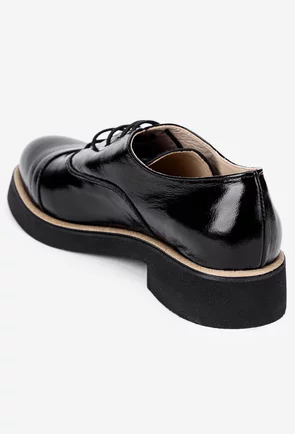 Pantofi stil Oxford negri din piele lacuita