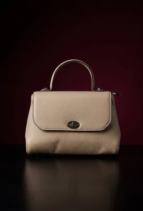 Poseta dama bej din piele texturata