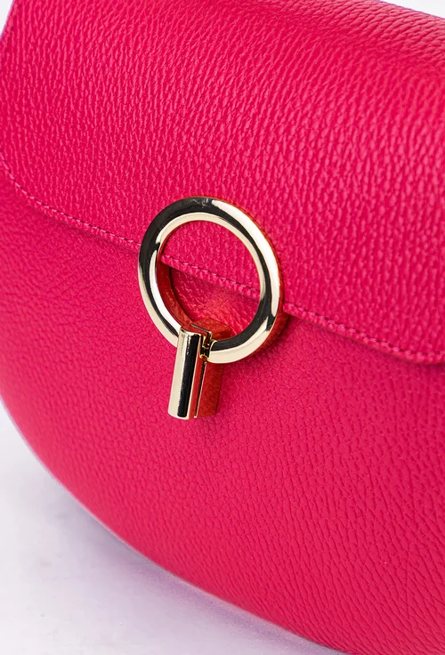 Poseta dama fuchsia din piele texturata cu detalii metalice aurii