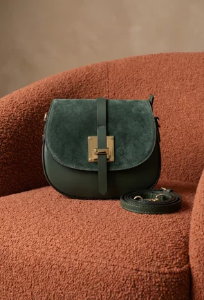 Poseta dama kaki din piele cu clapeta din piele intoarsa