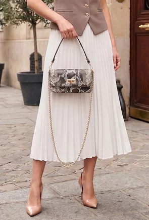 Poseta dama maro din piele texturata animal print