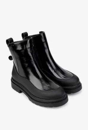 Ghete dama negre din piele lacuita