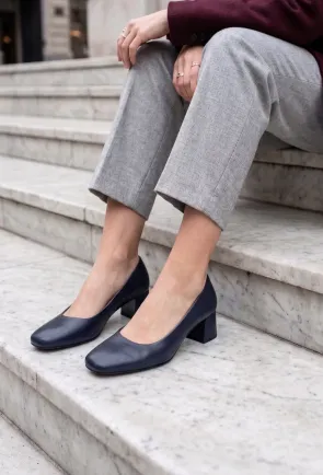 Pantofi dama bleumarin din piele naturala cu toc