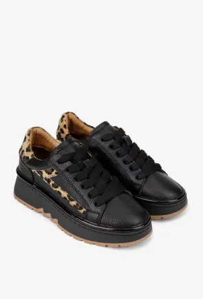 Pantofi dama din piele texturata neagra cu imprimeu
