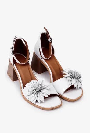 Sandale dama albe NUR din piele cu ornament floare