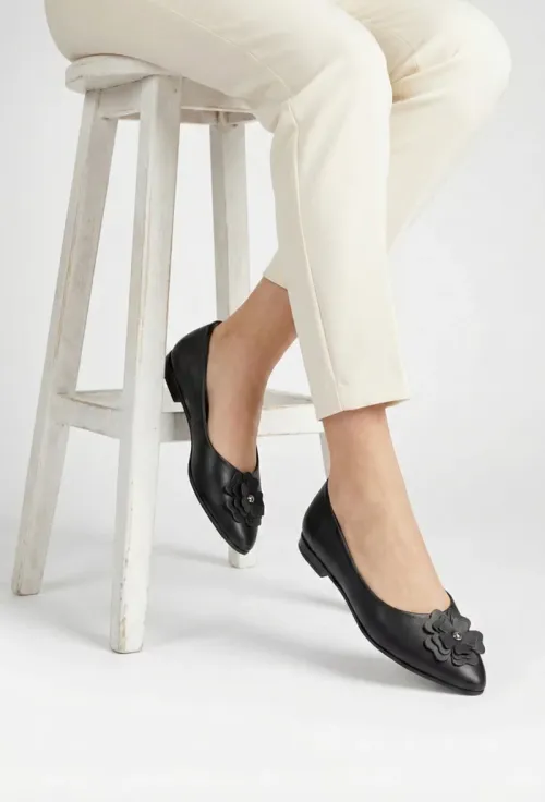 Balerini dama NUR din piele naturala neagra cu floare picture - 2