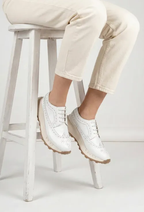 Pantofi dama albi din piele naturala cu aspect perforat picture - 3