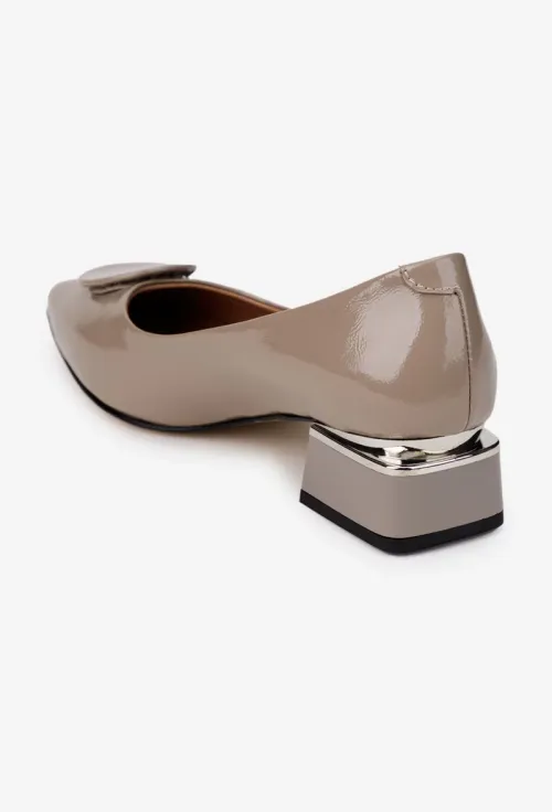 Pantofi dama NUR din piele lacuita taupe cu ornament picture - 5