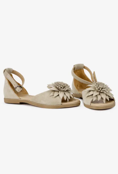 Sandale dama bej din piele intoarsa cu detaliu floare picture - 6