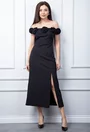 Rochie neagra accesorizata
