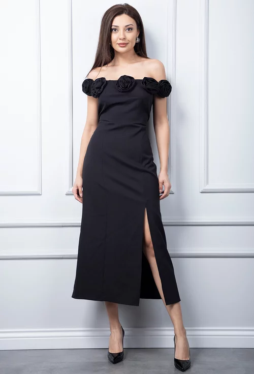 Rochie neagra accesorizata