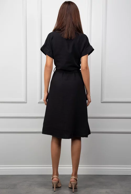 Rochie neagra cu nasturi