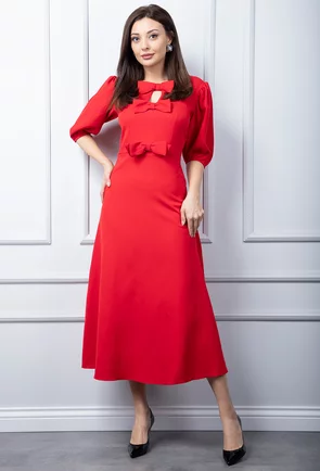 Rochie rosie accesorizata cu funde