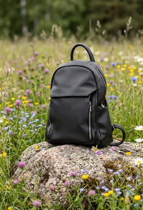 Rucsac dama negru din piele texturata cu buzunare