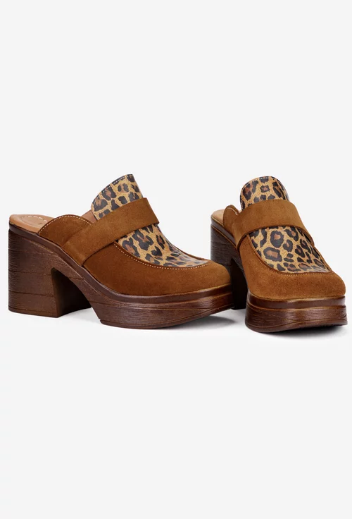 Saboti dama maro din piele intoarsa cu detalii animal print