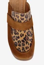 Saboti dama maro din piele intoarsa cu detalii animal print