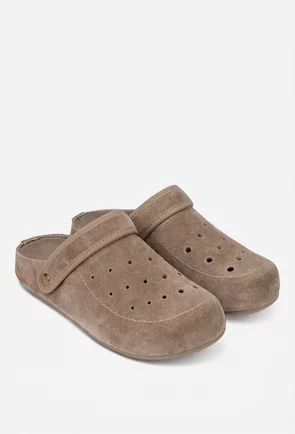 Saboti dama NUR bej din piele intoarsa cu perforatii