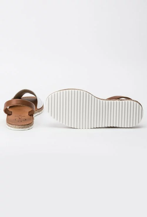 Sandale albe din piele naturala texturata cu maro Eliana