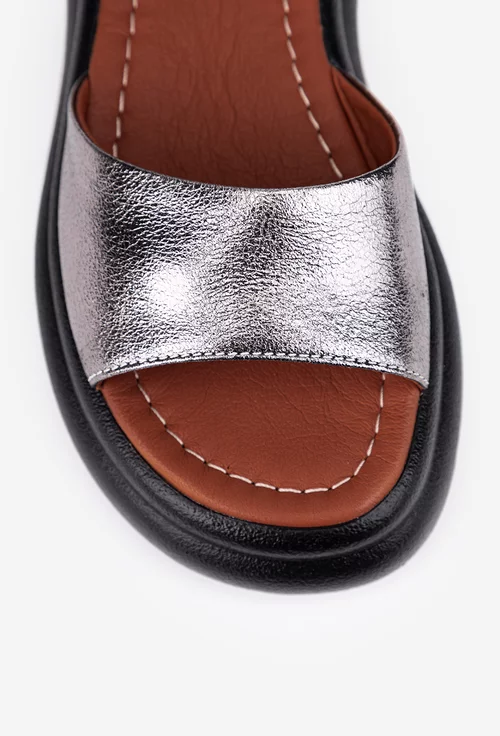 Sandale argintii din piele cu talpa neagra