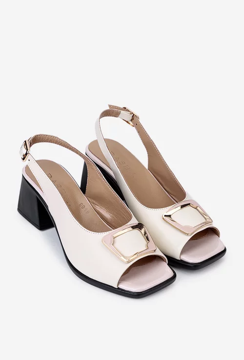 Sandale bej deschis din piele cu ornament