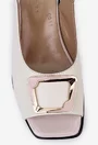 Sandale bej deschis din piele cu ornament