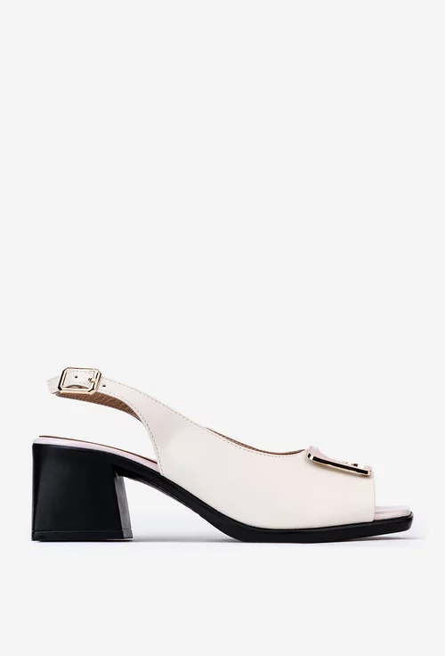 Sandale bej deschis din piele cu ornament