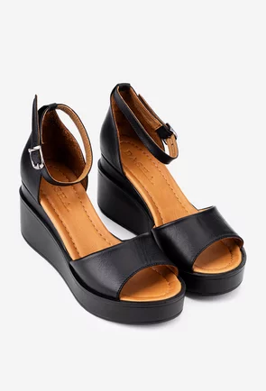 Sandale cu platforma confectionate din piele neagra