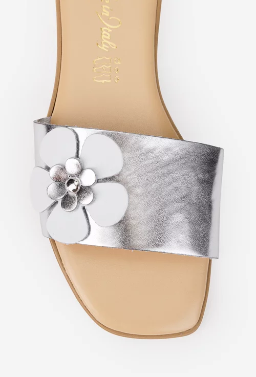 Sandale dama argintii din piele naturala cu floare model tip papuc
