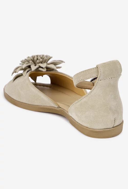 Sandale dama bej din piele intoarsa cu detaliu floare