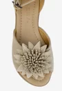 Sandale dama bej din piele intoarsa cu detaliu floare