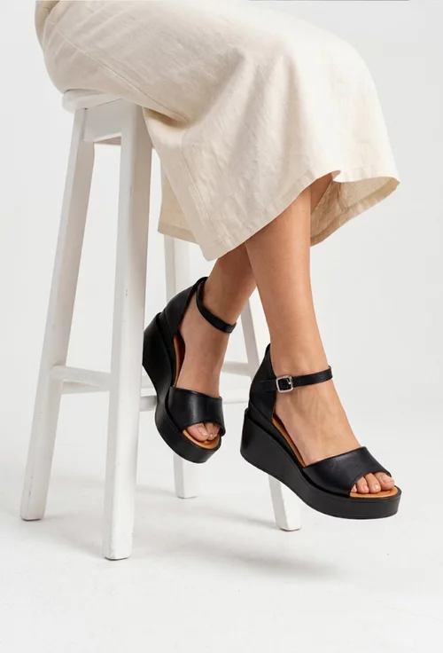 Sandale dama cu platforma confectionate din piele neagra