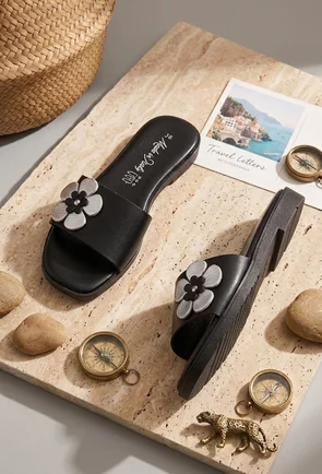 Sandale dama negre din piele naturala cu floare model tip papuc