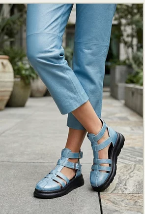 Sandale dama NUR bleu din piele texturata cu multe barete