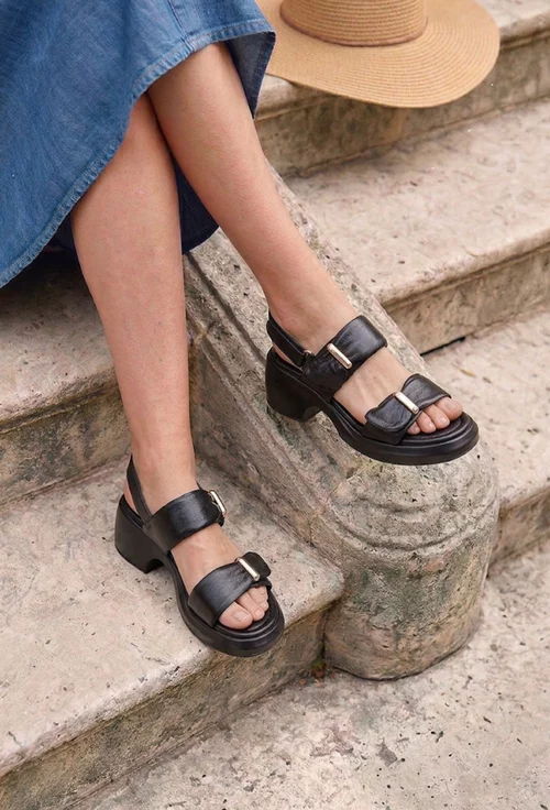 Sandale dama NUR neagra din piele cu ornamente aurii