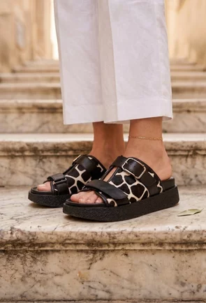 Sandale dama tip papuc NUR din piele neagra cu model animal print