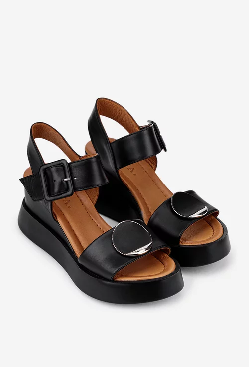 Sandale din piele neagra cu barete late si catarama