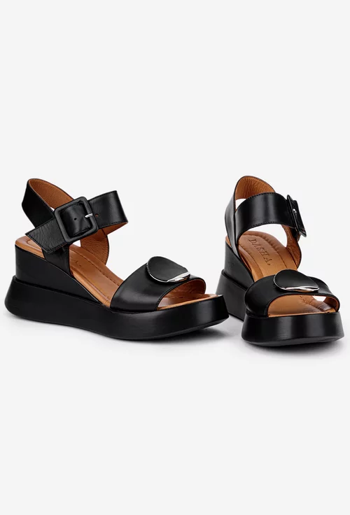 Sandale din piele neagra cu barete late si catarama