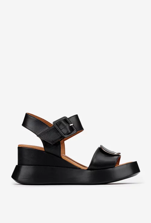 Sandale din piele neagra cu barete late si catarama