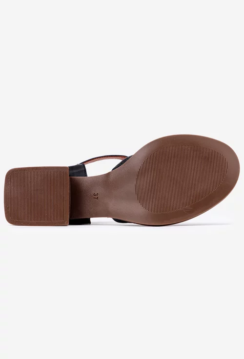 Sandale negre din piele cu model perforat
