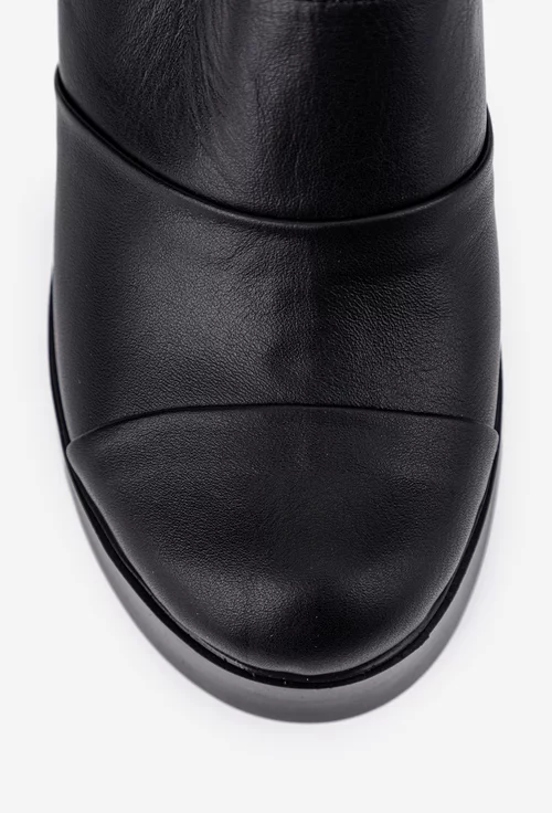 Sandale negre din piele cu varful acoperit