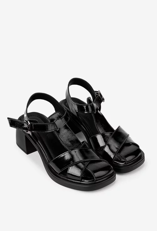 Sandale negre din piele lacuita