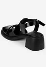 Sandale negre din piele lacuita