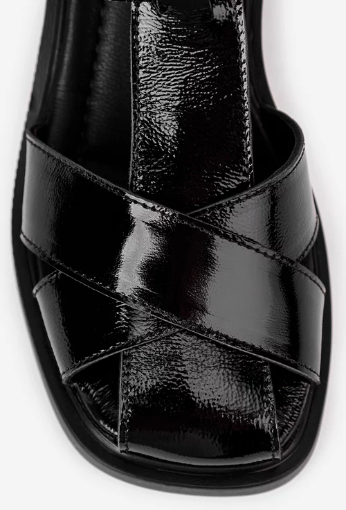 Sandale negre din piele lacuita