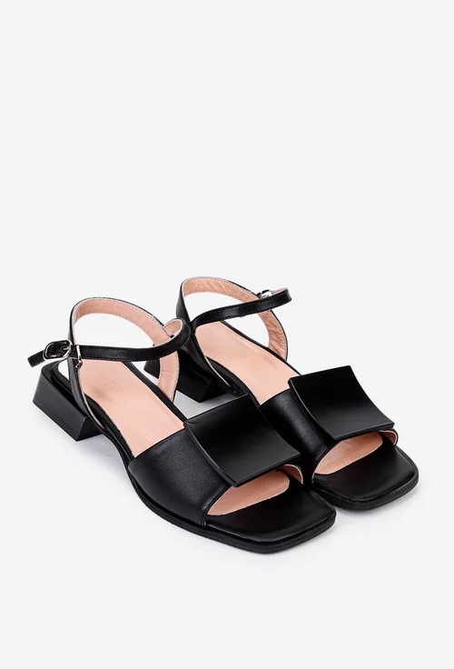 Sandale negre din piele naturala cu ornament